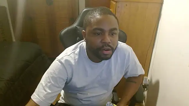 Snapshot of Breadwinnah chatting on 24, 9, 2025 Breadwinnah online show from 24, 9, 2025