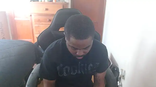 Snapshot of Breadwinnah chatting on 2, 10, 2025 Breadwinnah online show from 2, 10, 2025