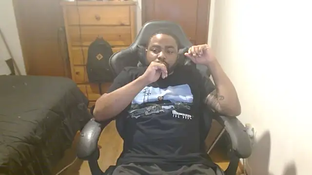 Snapshot of Breadwinnah chatting on 11, 10, 2025 Breadwinnah online show from 11, 10, 2025