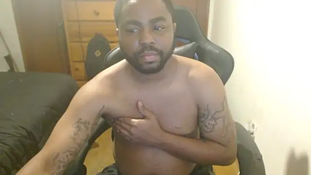 Snapshot of Breadwinnah chatting on 12, 10, 2025 Breadwinnah online show from 12, 10, 2025