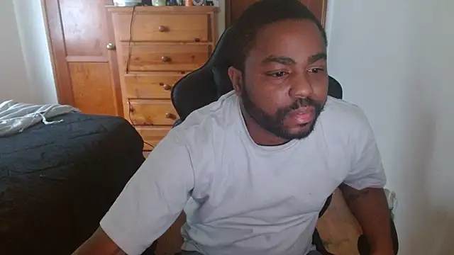 Snapshot of Breadwinnah chatting on 14, 10, 2025 Breadwinnah online show from 14, 10, 2025