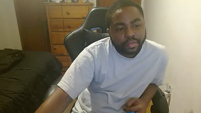 Snapshot of Breadwinnah chatting on 15, 10, 2025 Breadwinnah online show from 15, 10, 2025