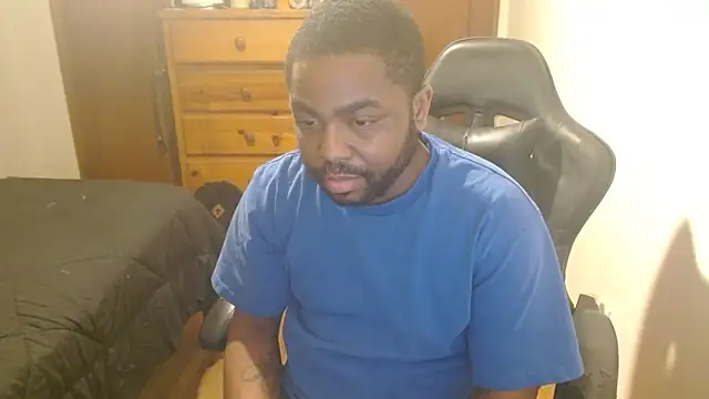 Snapshot of Breadwinnah chatting on 17, 10, 2025 Breadwinnah online show from 17, 10, 2025