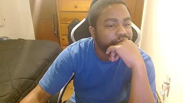 Snapshot of Breadwinnah chatting on 22, 11, 2025 Breadwinnah online show from 22, 11, 2025