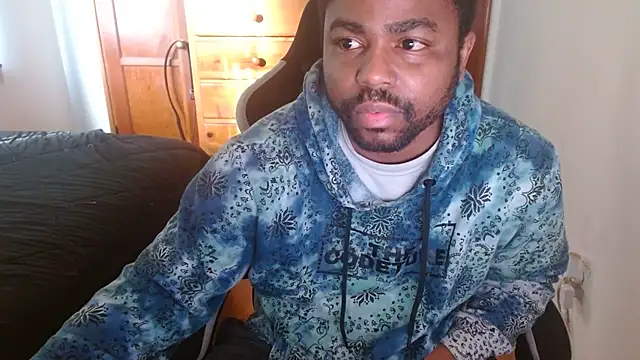 Snapshot of Breadwinnah chatting on 23, 11, 2025 Breadwinnah online show from 23, 11, 2025