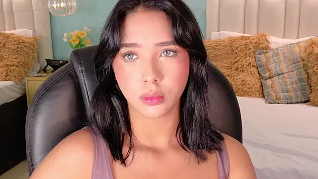 HilaryQueen online show from 15, 1, 2026