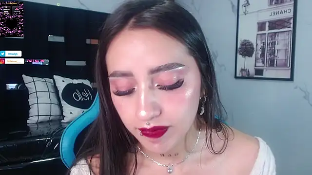 Snapshot of Abril_Velvet_a_ chatting on 17, 10, 2025 Abril Velvet a online show from 17, 10, 2025
