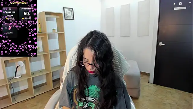 Snapshot of Samantha_blow chatting on 11, 9, 2025 Samantha blow online show from 11, 9, 2025