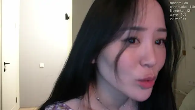 Snapshot of _JiKey_ chatting on 10, 3, 2025 JiKey online show from 10, 3, 2025