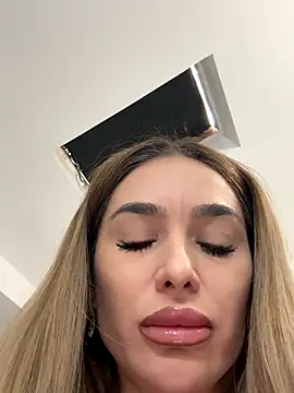 Snapshot of KaseyQuinn_ chatting on 5, 10, 2025 KaseyQuinn online show from 5, 10, 2025