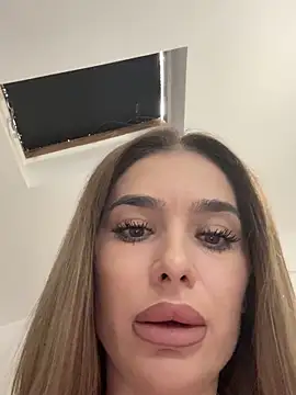 Snapshot of KaseyQuinn_ chatting on 11, 10, 2025 KaseyQuinn online show from 11, 10, 2025