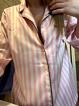 Snapshot of KaseyQuinn_ chatting on 26, 11, 2025 KaseyQuinn online show from 26, 11, 2025