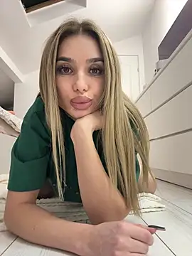 Snapshot of KaseyQuinn_ chatting on 29, 11, 2025 KaseyQuinn online show from 29, 11, 2025