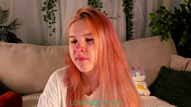 Snapshot of ElizSpieth chatting on 9, 10, 2025 ElizSpieth online show from 9, 10, 2025