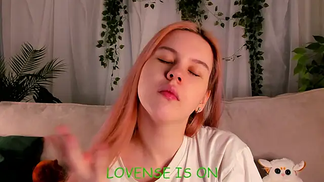 Snapshot of ElizSpieth chatting on 10, 10, 2025 ElizSpieth online show from 10, 10, 2025