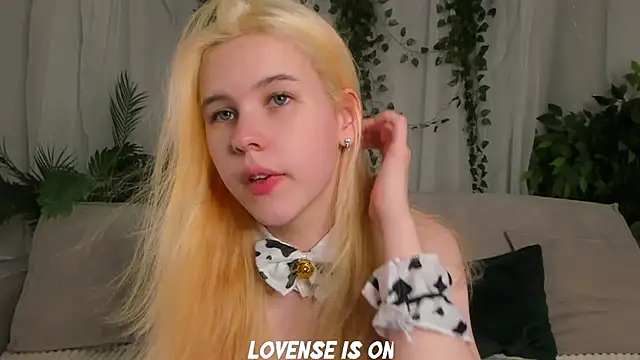 Snapshot of ElizSpieth chatting on 29, 10, 2025 ElizSpieth online show from 29, 10, 2025