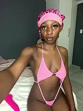 Snapshot of LonelyQueenxx25 chatting on 8, 1, 2026 LonelyQueenxx25 online show from 8, 1, 2026