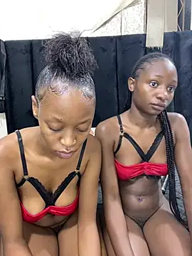 Snapshot of LonelyQueenxx25 chatting on 24, 2, 2026 LonelyQueenxx25 online show from 24, 2, 2026