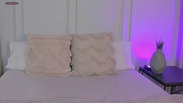 CharlotteBrownn  online show from 27, 5, 2026
