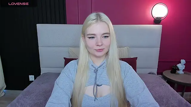 Snapshot of RuthBryant chatting on 19, 9, 2025 RuthBryant online show from 19, 9, 2025