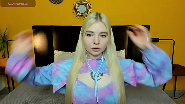 Snapshot of RuthBryant chatting on 7, 10, 2025 RuthBryant online show from 7, 10, 2025