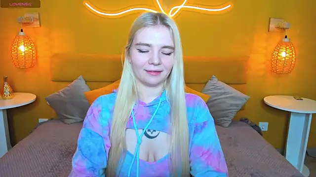 Snapshot of RuthBryant chatting on 9, 11, 2025 RuthBryant online show from 9, 11, 2025