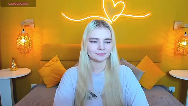 Snapshot of RuthBryant chatting on 15, 11, 2025 RuthBryant online show from 15, 11, 2025