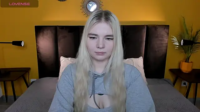 Snapshot of RuthBryant chatting on 25, 11, 2025 RuthBryant online show from 25, 11, 2025