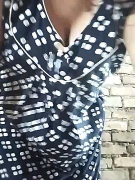 Snapshot of rani8008 chatting on 28, 9, 2025 rani8008 online show from 28, 9, 2025