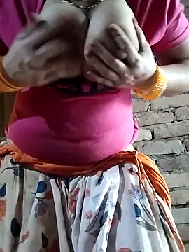 Snapshot of rani8008 chatting on 12, 10, 2025 rani8008 online show from 12, 10, 2025
