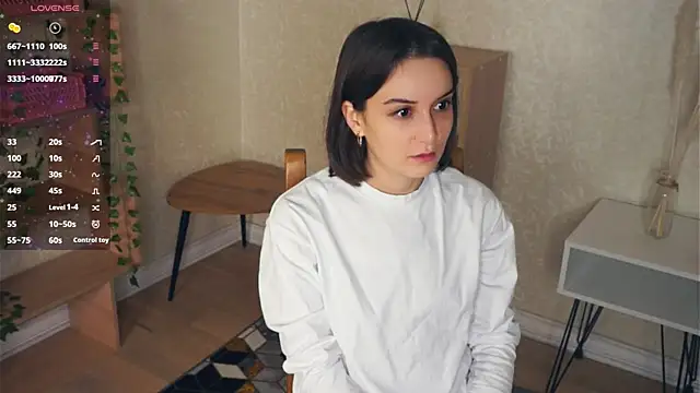 Snapshot of EliseMilby chatting on 19, 12, 2025 EliseMilby online show from 19, 12, 2025