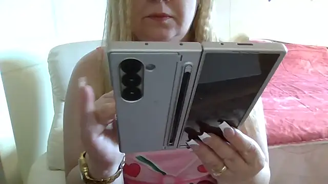 arianamodel4you online show from 13, 4, 2026