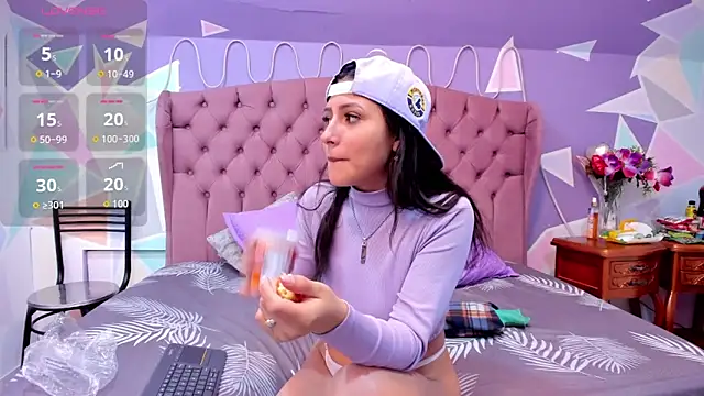 Snapshot of ZaharaSkylar chatting on 18, 9, 2025 ZaharaSkylar online show from 18, 9, 2025