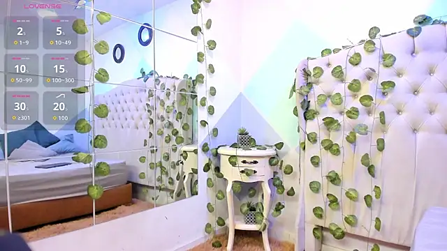 Snapshot of ZaharaSkylar chatting on 31, 10, 2025 ZaharaSkylar online show from 31, 10, 2025