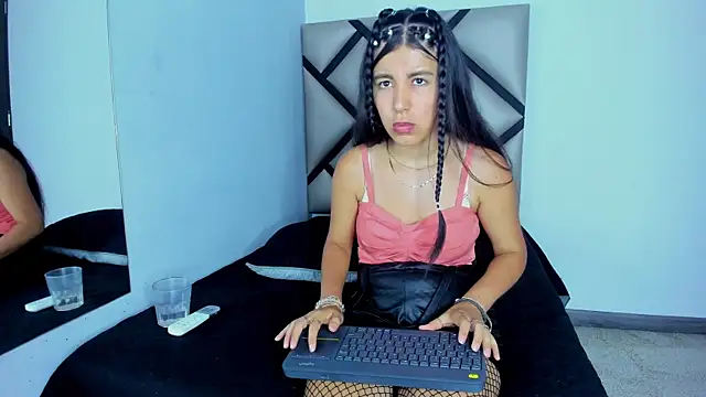 Snapshot of Lucy-23 chatting on 10, 9, 2025 Lucy-23 online show from 10, 9, 2025