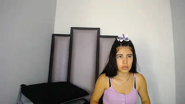 Snapshot of Lucy-23 chatting on 4, 10, 2025 Lucy-23 online show from 4, 10, 2025