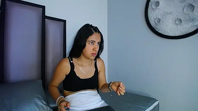 Snapshot of Lucy-23 chatting on 8, 10, 2025 Lucy-23 online show from 8, 10, 2025