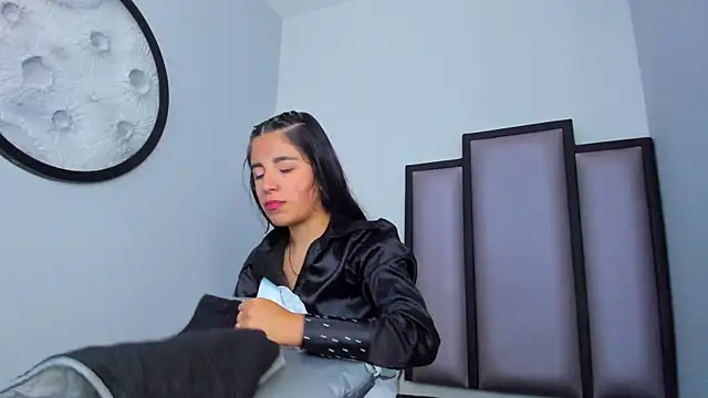 Snapshot of Lucy-23 chatting on 24, 10, 2025 Lucy-23 online show from 24, 10, 2025