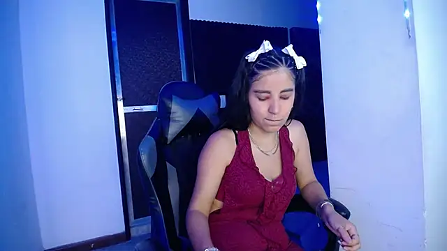 Snapshot of Lucy-23 chatting on 6, 11, 2025 Lucy-23 online show from 6, 11, 2025