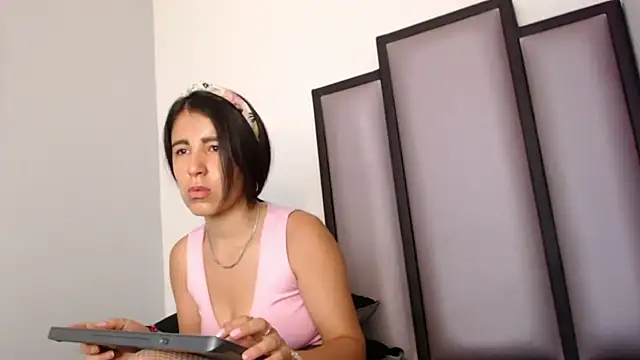 Snapshot of Lucy-23 chatting on 12, 11, 2025 Lucy-23 online show from 12, 11, 2025