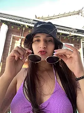 Snapshot of samaantha_lux chatting on 24, 2, 2026 samaantha lux online show from 24, 2, 2026