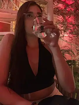 Snapshot of samaantha_lux chatting on 27, 2, 2026 samaantha lux online show from 27, 2, 2026