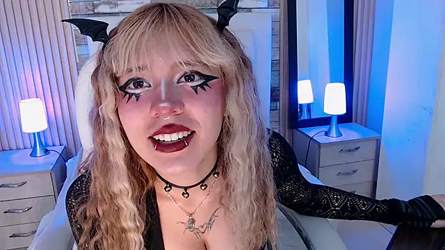 Snapshot of rihonna_hs8 chatting on 13, 9, 2025 rihonna hs8 online show from 13, 9, 2025