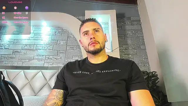 Snapshot of dominic_de_luca chatting on 7, 10, 2025 dominic de luca online show from 7, 10, 2025
