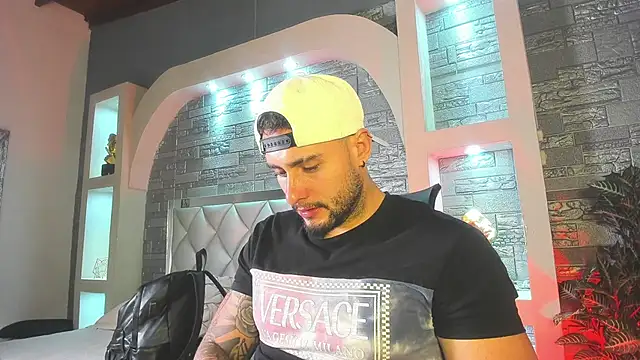 Snapshot of dominic_de_luca chatting on 16, 10, 2025 dominic de luca online show from 16, 10, 2025