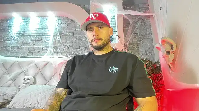 Snapshot of dominic_de_luca chatting on 17, 10, 2025 dominic de luca online show from 17, 10, 2025