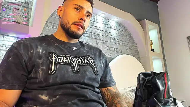 Snapshot of dominic_de_luca chatting on 23, 11, 2025 dominic de luca online show from 23, 11, 2025