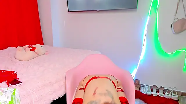 Snapshot of larsonbeverly chatting on 24, 10, 2025 larsonbeverly online show from 24, 10, 2025