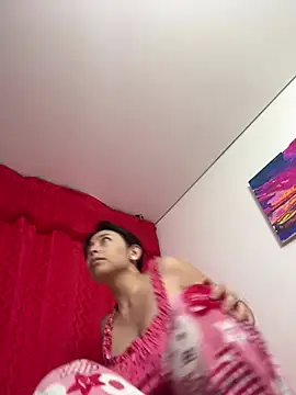 Snapshot of larsonbeverly chatting on 13, 2, 2026 larsonbeverly online show from 13, 2, 2026