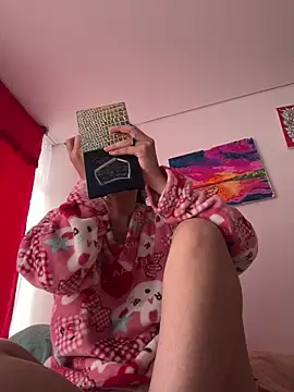 Snapshot of larsonbeverly chatting on 6, 3, 2026 larsonbeverly online show from 6, 3, 2026